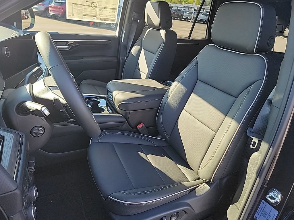 New 2026 Chevrolet Tahoe Premier w/ Sun And Tow Package AWD/4WD image 32