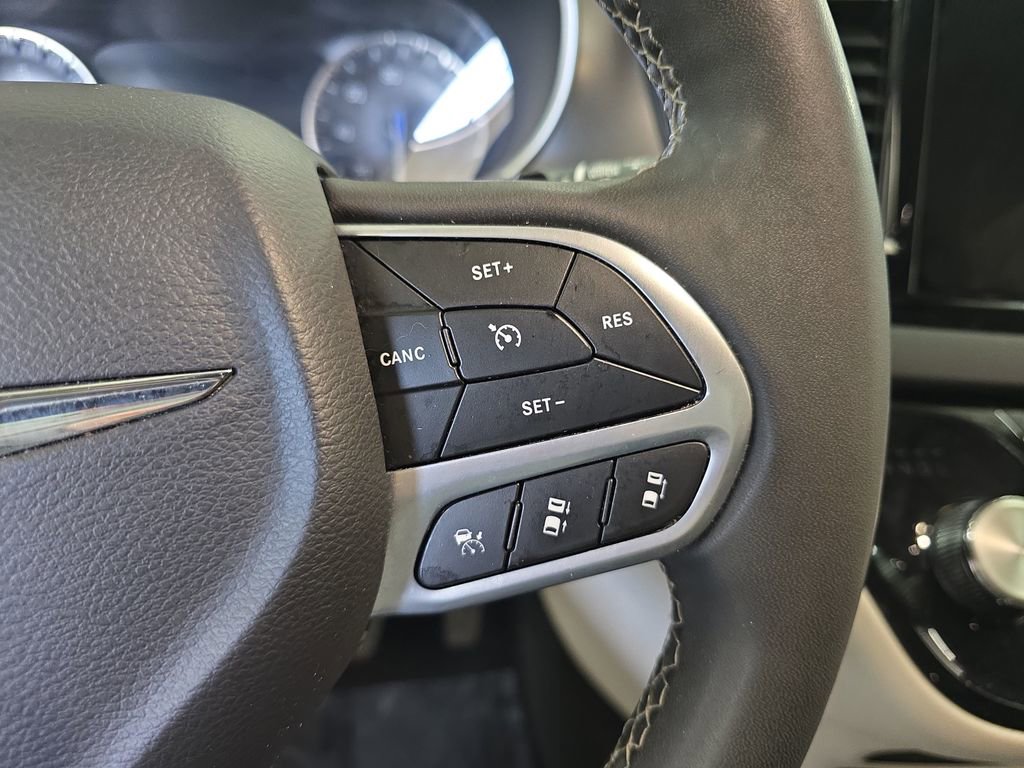 Certified 2023 Chrysler Pacifica Touring-L FWD image 20