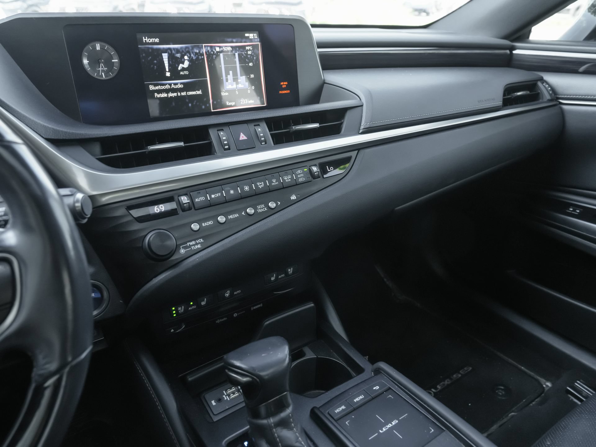 Used 2020 Lexus ES 300h w/ Premium Package FWD image 22