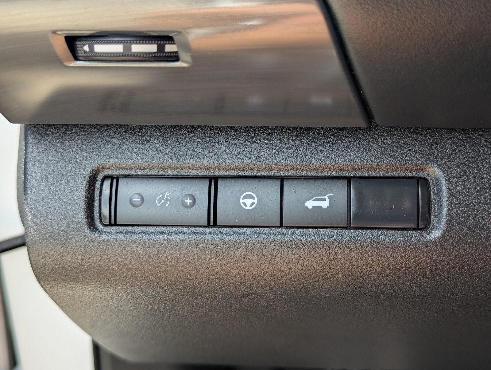 Certified 2025 Nissan Pathfinder SL FWD image 31