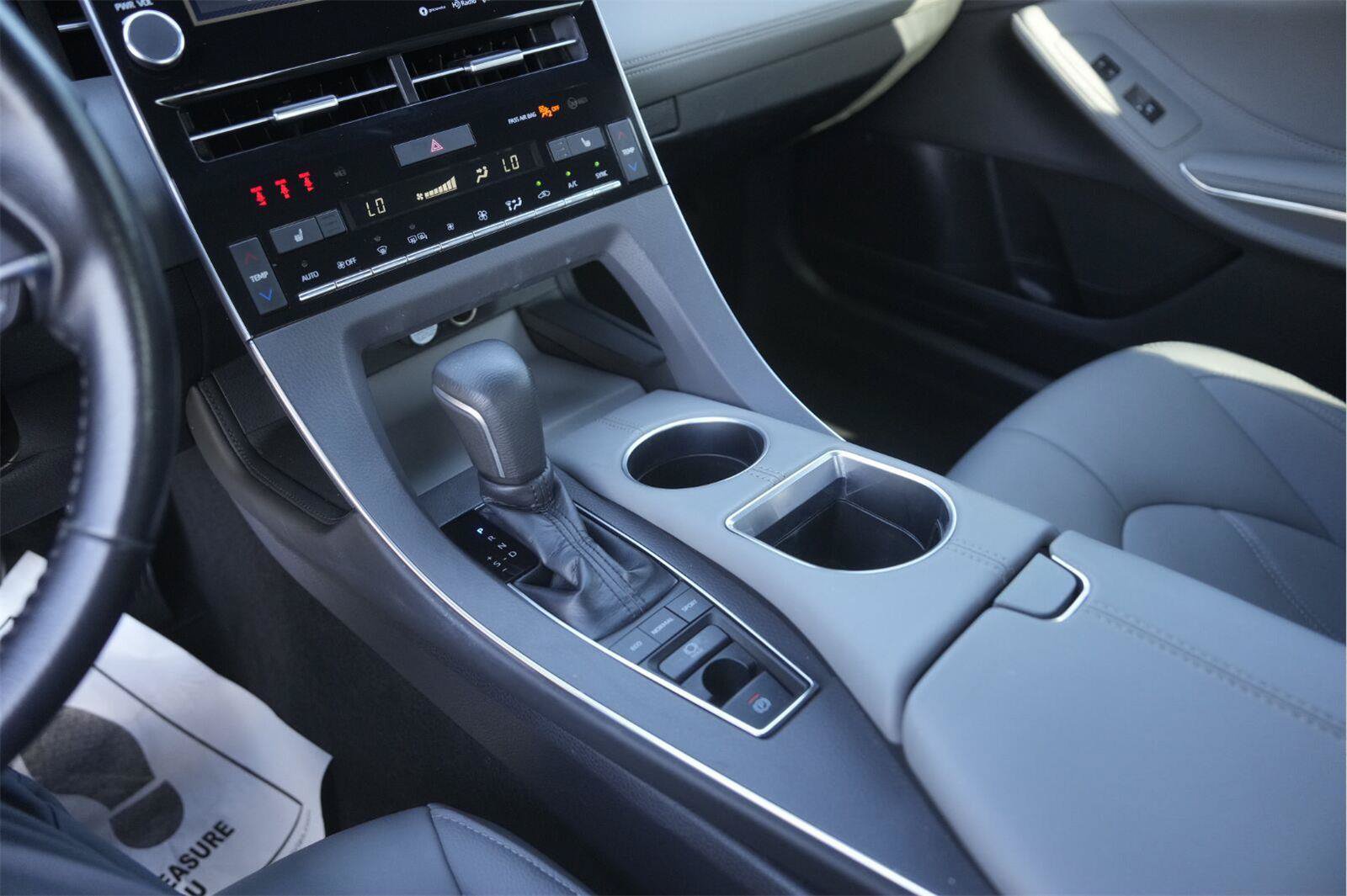 Used 2019 Toyota Avalon XLE w/ Moonroof Package FWD image 29
