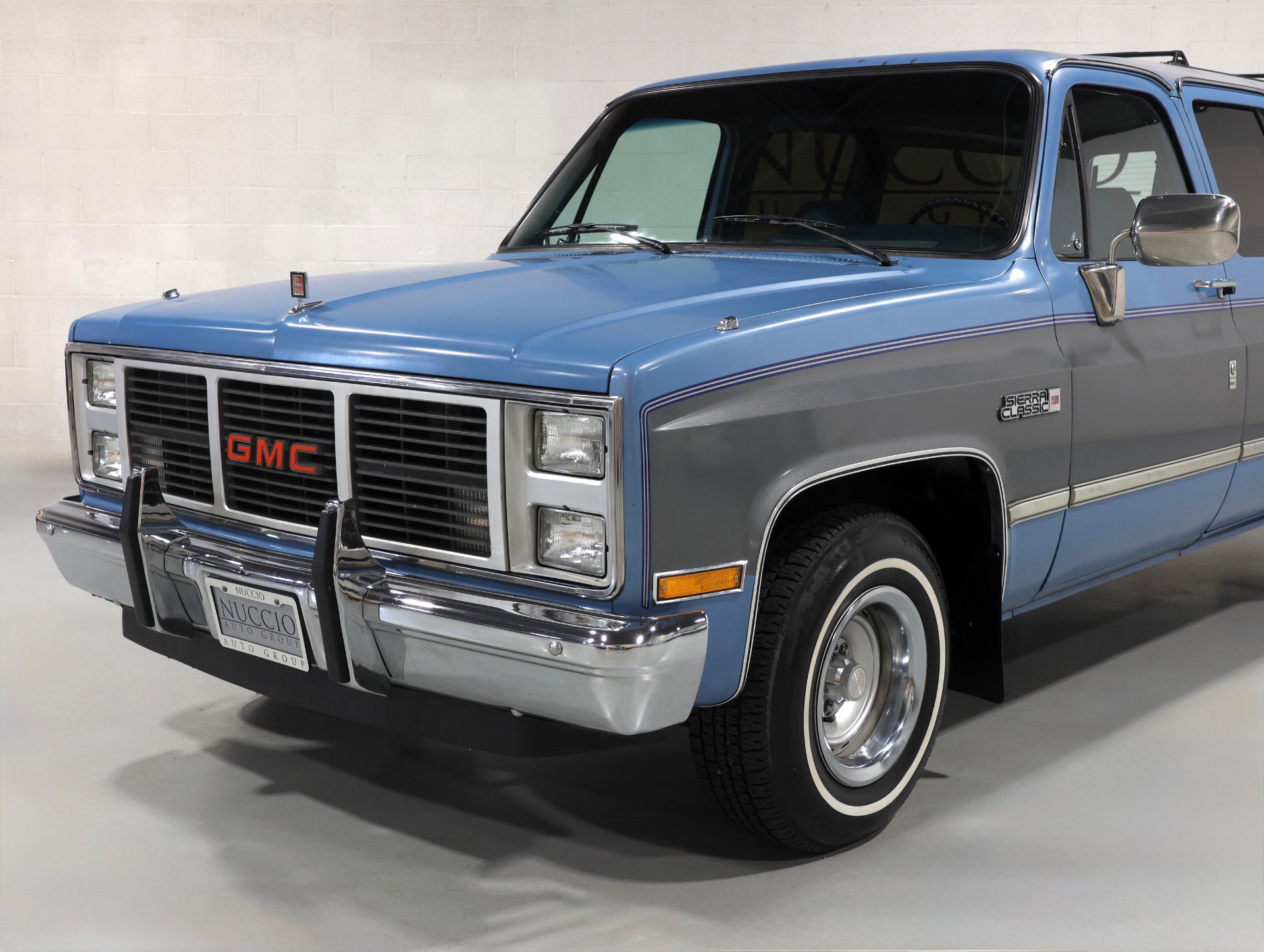 Used 1987 GMC Suburban 2WD image 46