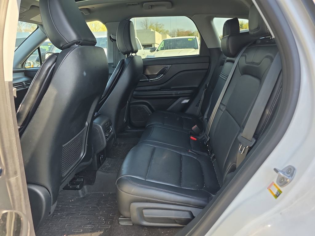 Used 2021 Lincoln Corsair AWD w/ Premium Package image 17