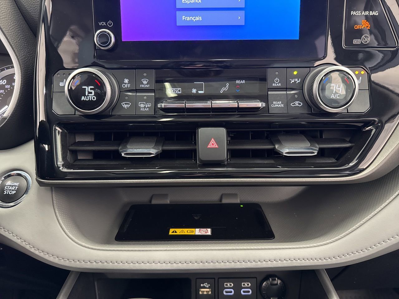 Used 2023 Toyota Highlander XLE image 28