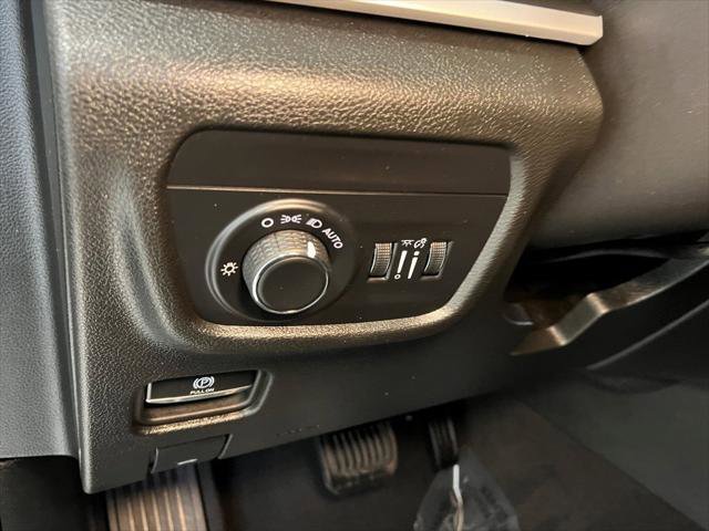 Certified 2024 Jeep Grand Cherokee L Laredo image 37