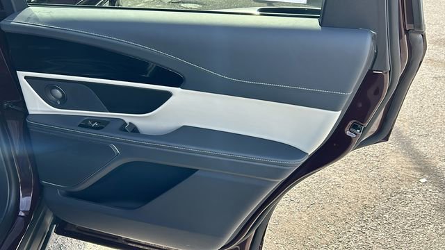 Used 2025 Lincoln Nautilus Reserve image 12