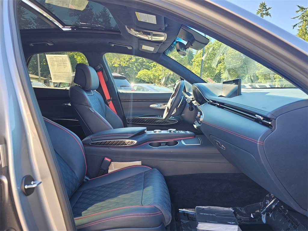 Used 2025 Genesis GV70 3.5T Sport w/ Sport Prestige Package image 11