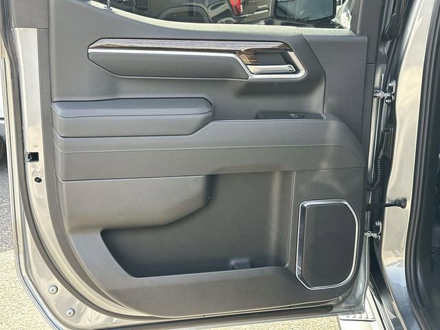 New 2026 GMC Sierra 1500 Elevation w/ LPO, Elevation Black Package image 24