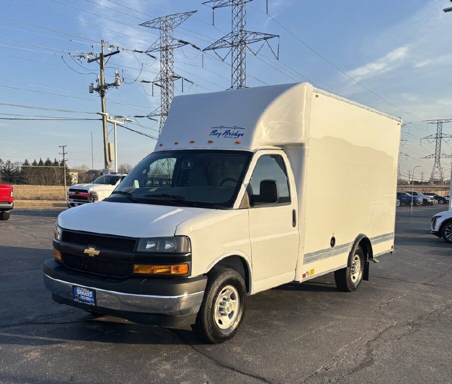 Used 2024 Chevrolet Express 3500 w/ Power Convenience Package image 6