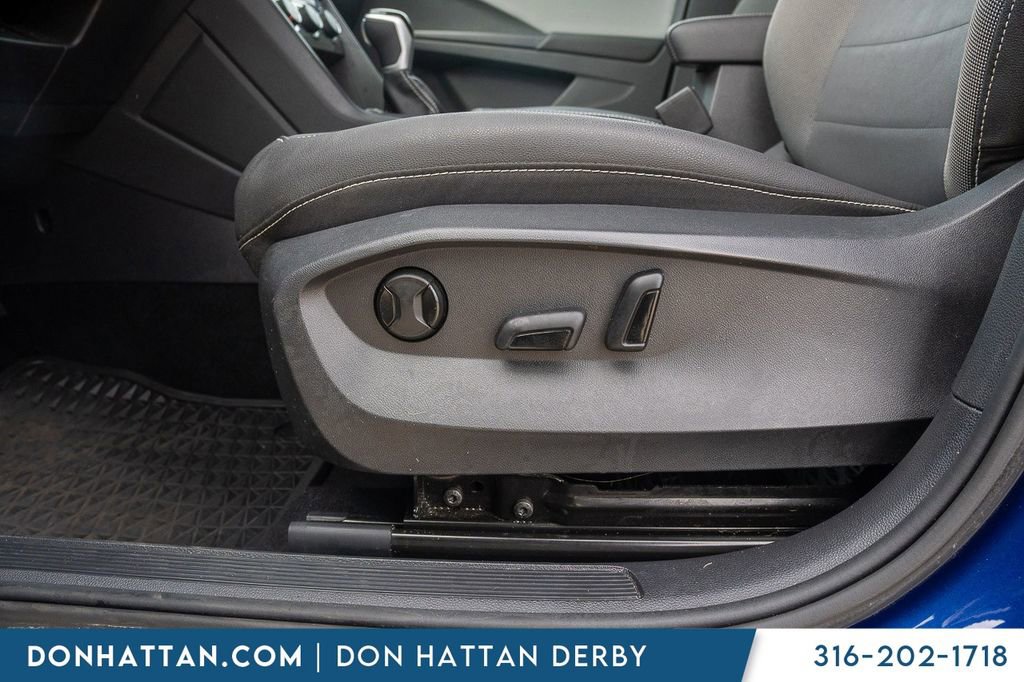 Used 2023 Volkswagen Taos SE AWD/4WD image 17