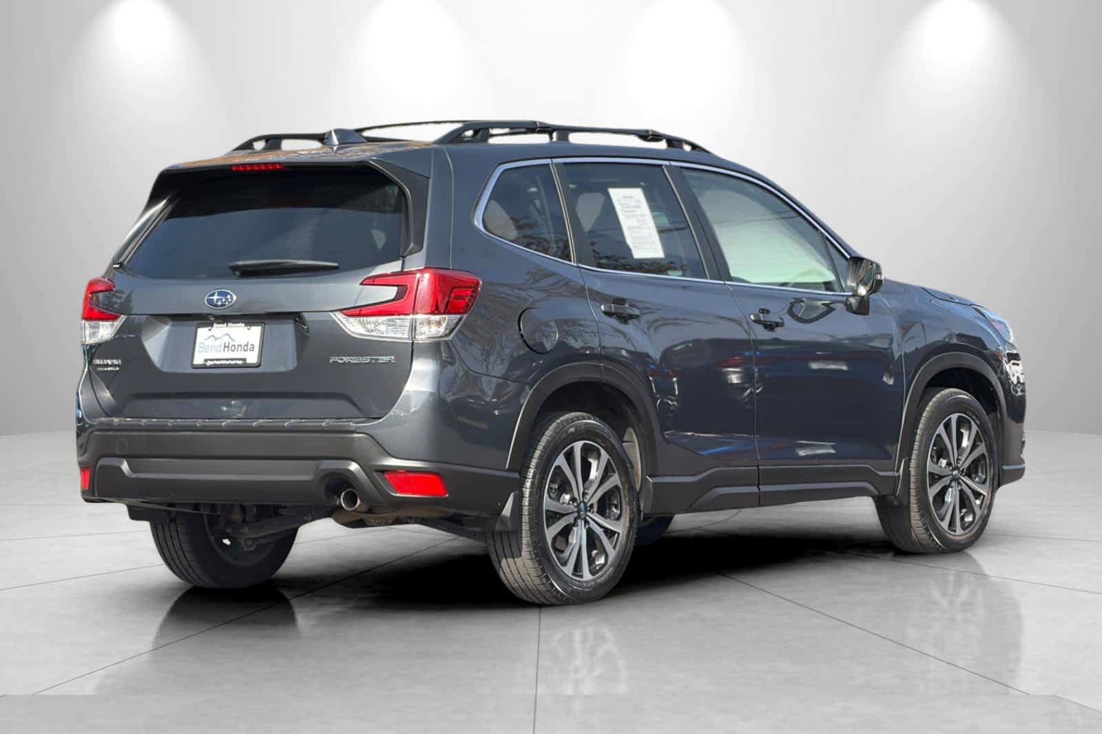 Used 2023 Subaru Forester Limited AWD/4WD image 2