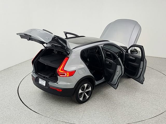 Used 2024 Volvo XC40 B5 Plus w/ Protection Package Premier AWD/4WD image 41