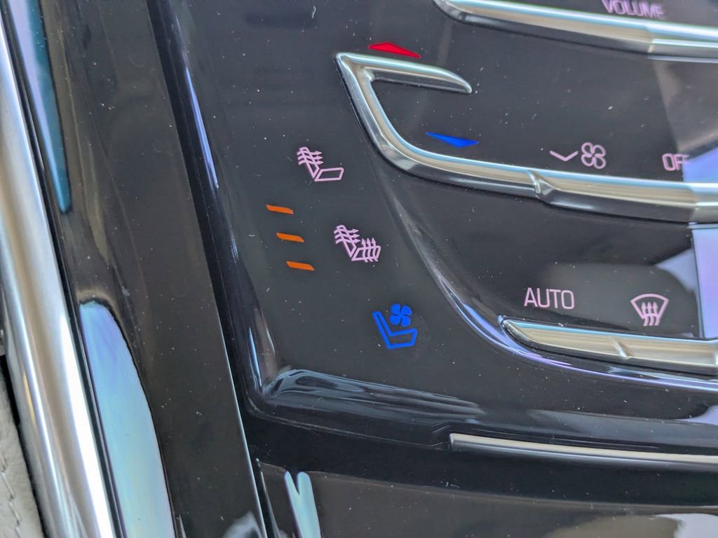 Used 2018 Cadillac Escalade 2WD image 24