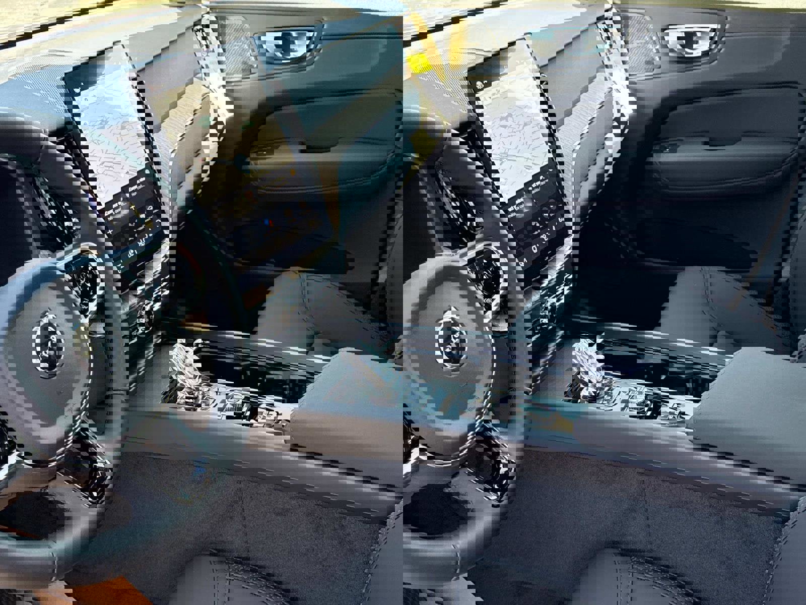 New 2026 Volvo XC60 B5 Plus w/ Climate Package image 22