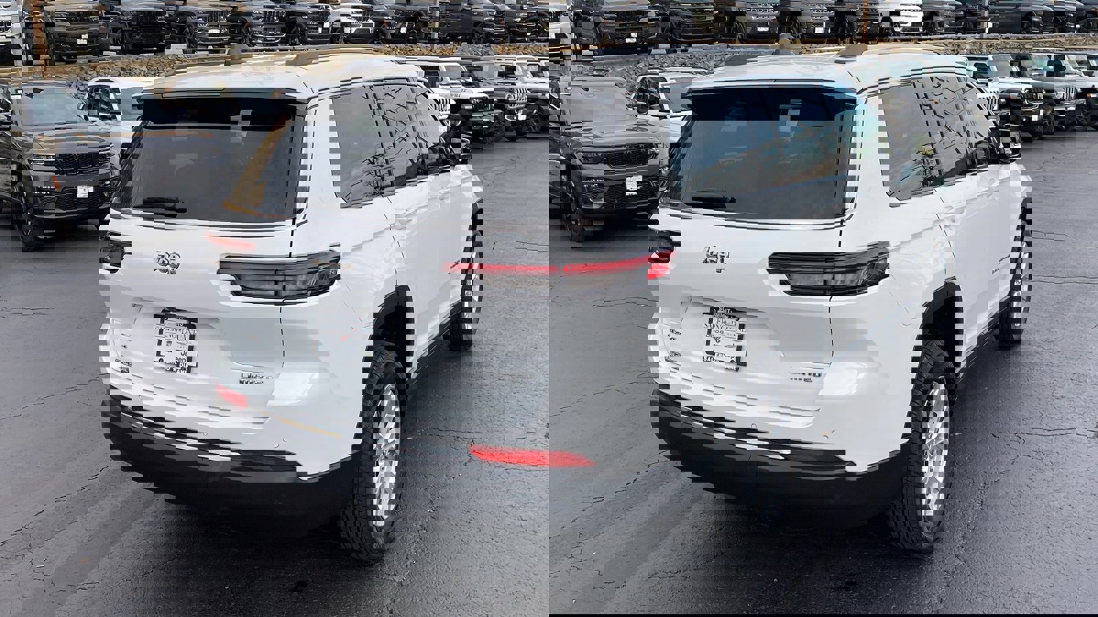 Certified 2023 Jeep Grand Cherokee L Limited image 28