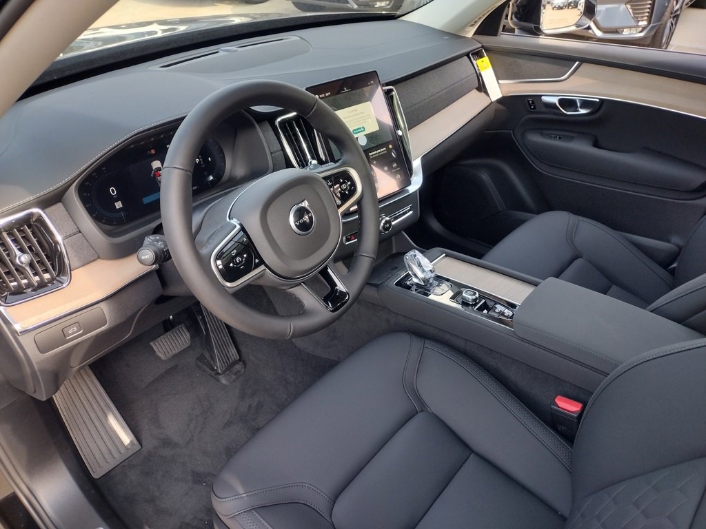 New 2025 Volvo XC90 B6 Plus image 11