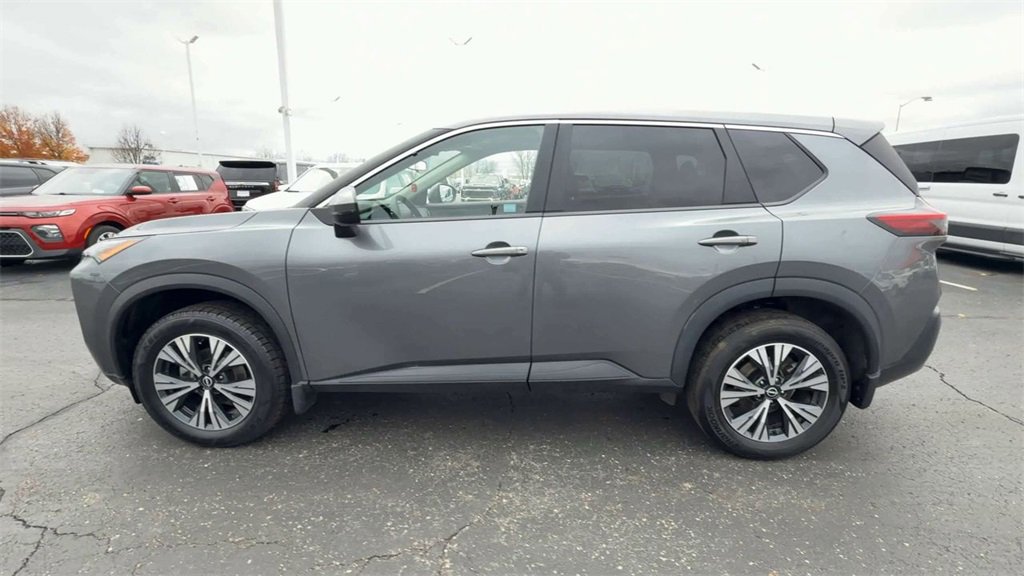Used 2022 Nissan Rogue SV image 5