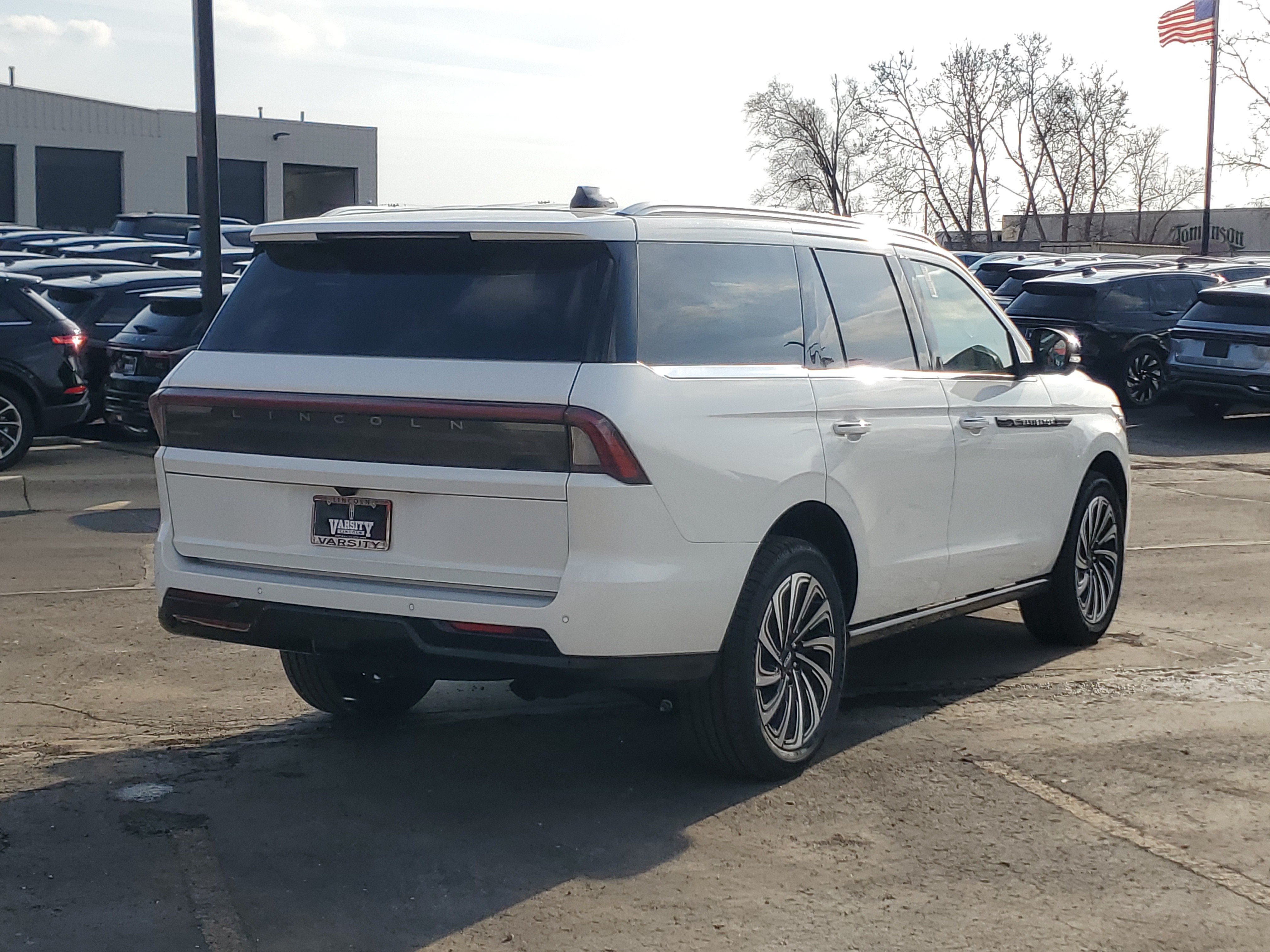 New 2026 Lincoln Navigator Black Label AWD/4WD image 4
