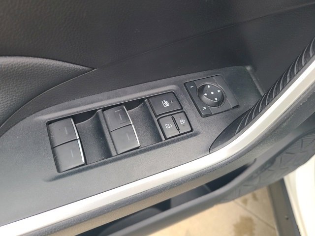 Used 2022 Toyota RAV4 XLE image 18