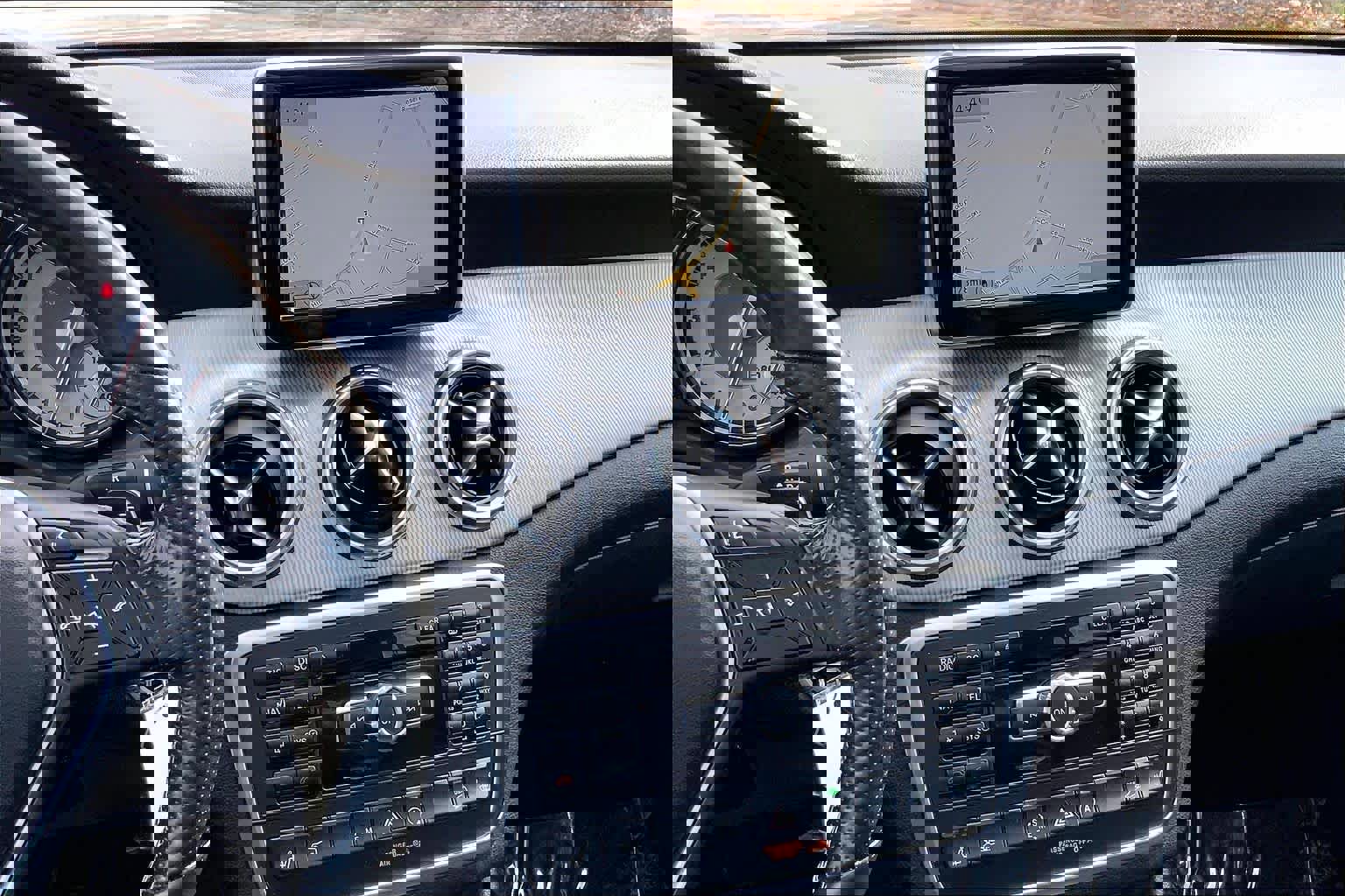 Used 2015 Mercedes-Benz GLA 250 4MATIC image 6