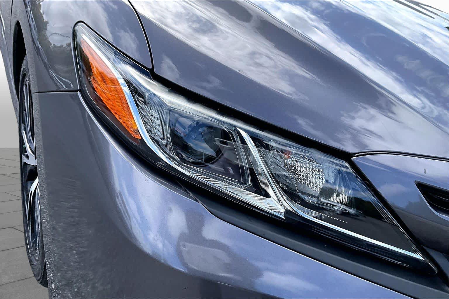 Used 2019 Toyota Camry SE FWD image 27