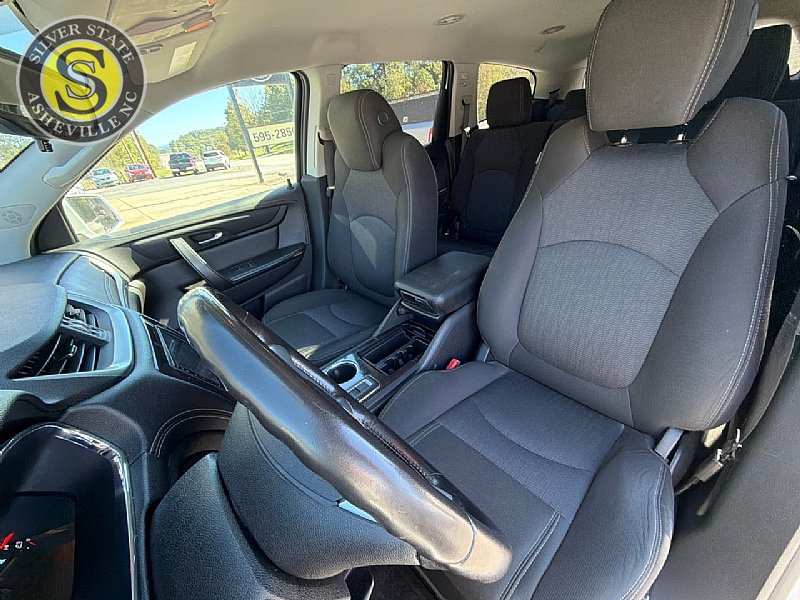 Used 2017 Chevrolet Traverse LT FWD image 12