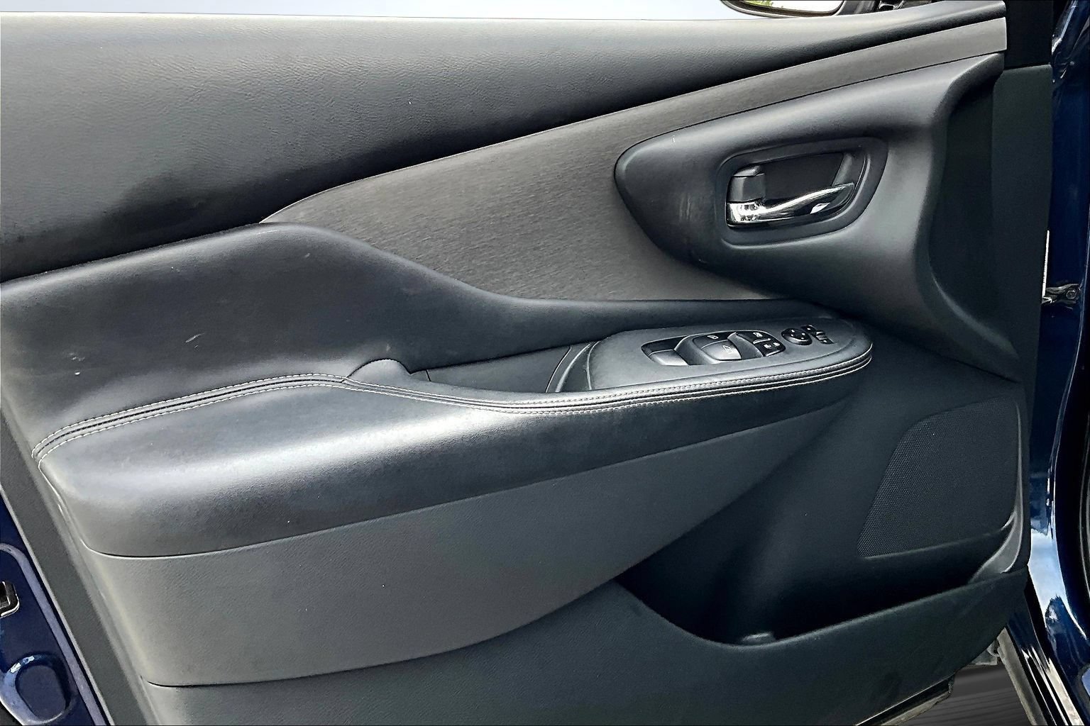 Used 2019 Nissan Murano S FWD image 18