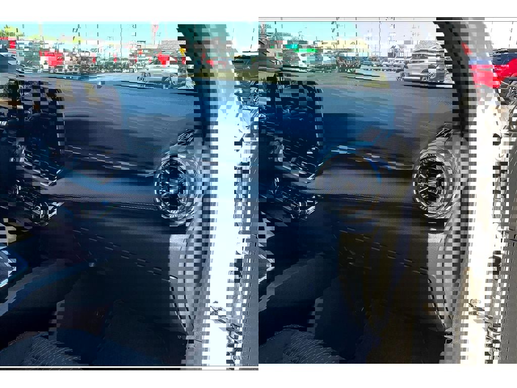 Used 2025 Chevrolet Equinox LT image 16