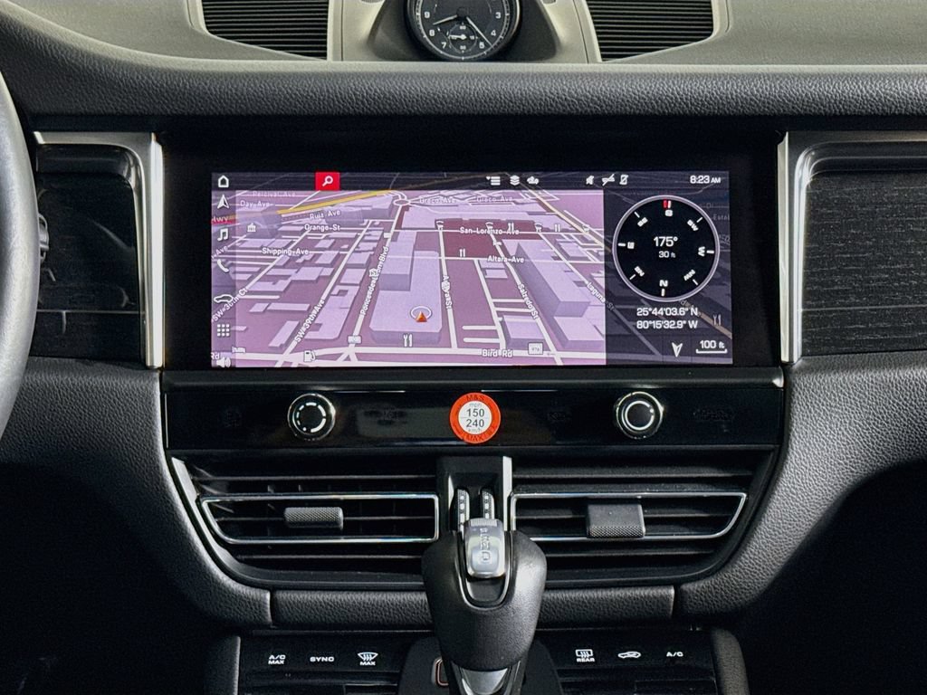 Certified 2024 Porsche Macan AWD/4WD image 15
