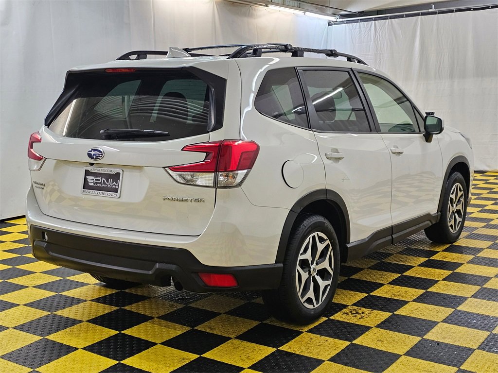 Used 2023 Subaru Forester Premium image 3