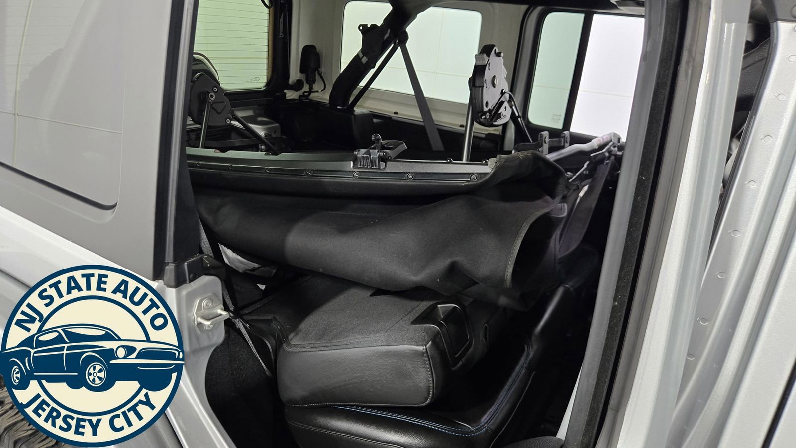 Used 2023 Jeep Wrangler Unlimited Rubicon 4xe w/ Dual Top Group image 36