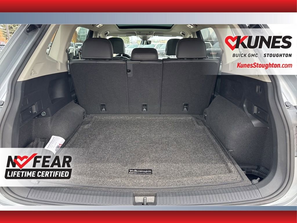 Used 2022 Volkswagen Tiguan SE w/ Panoramic Sunroof Package image 19