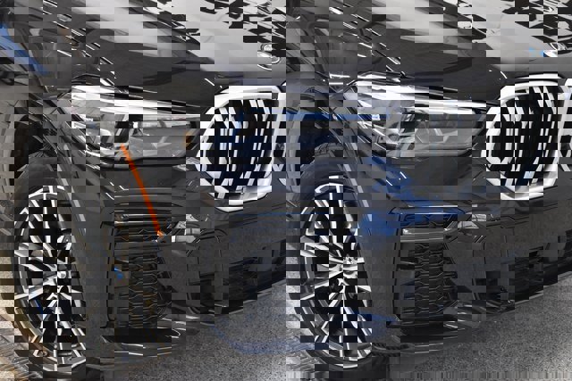 Used 2022 BMW X6 xDrive40i w/ M Sport Package image 15