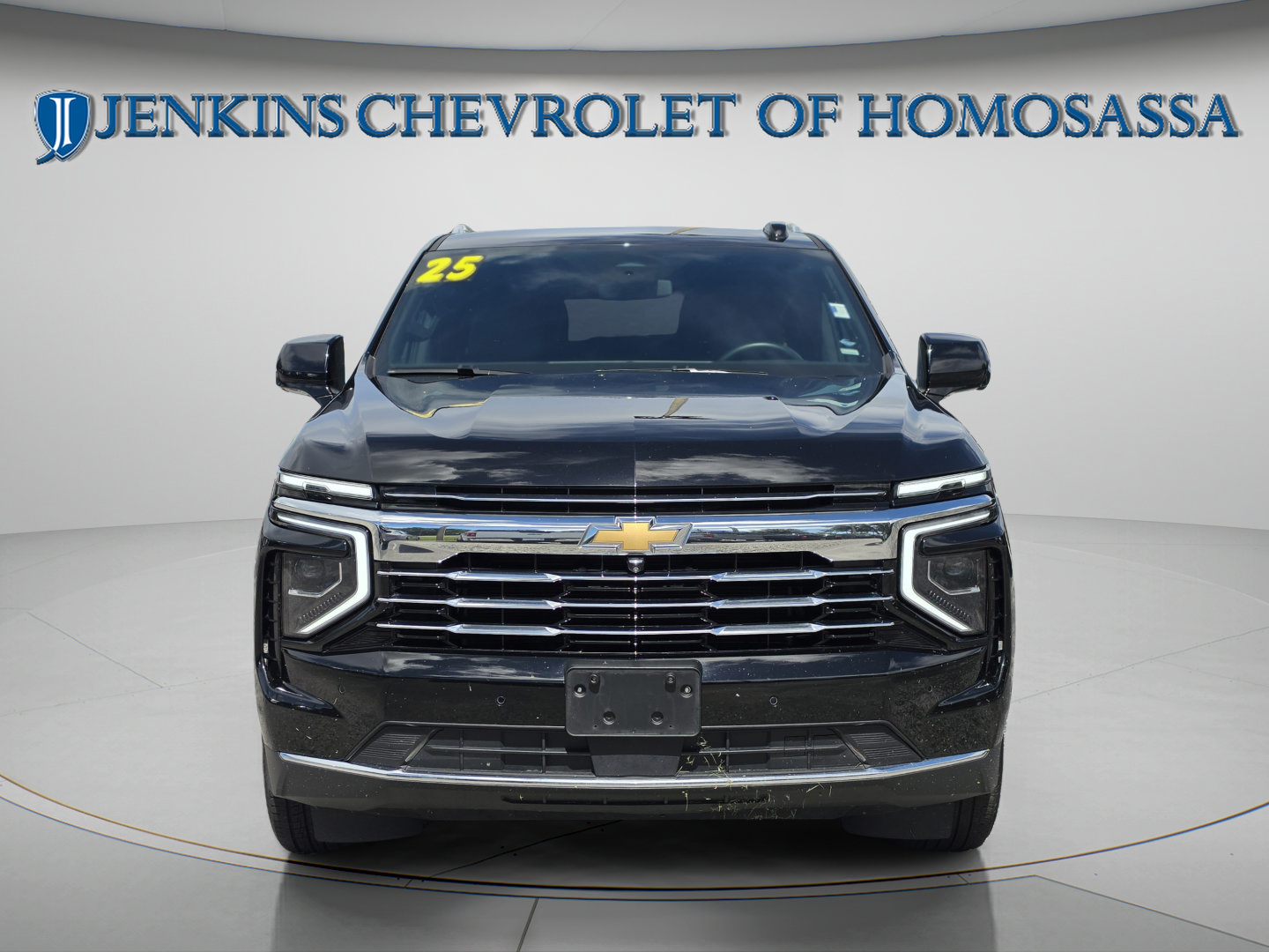 Used 2025 Chevrolet Suburban LT RWD image 12