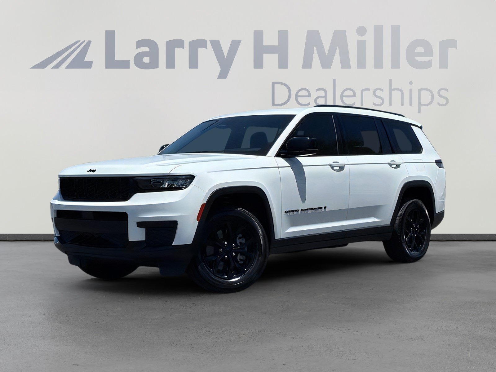 Used 2025 Jeep Grand Cherokee L Altitude RWD image 2