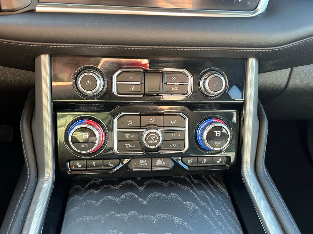 Used 2023 GMC Yukon XL Denali image 17