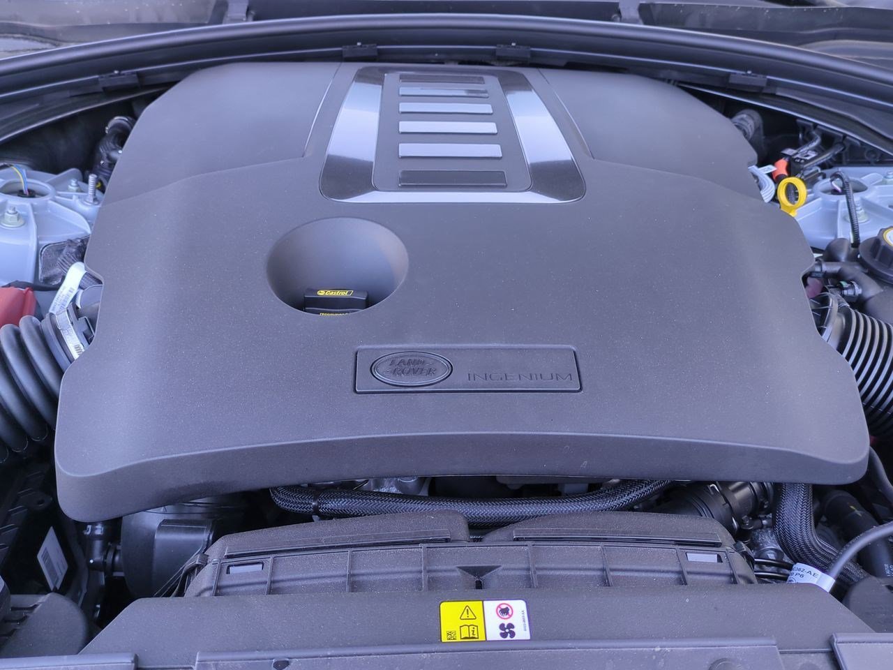 New 2025 Land Rover Range Rover Velar Dynamic SE image 17