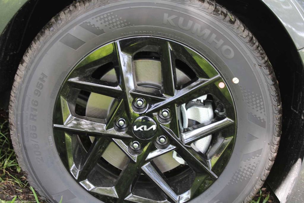 New 2025 Kia K5 LXS image 17
