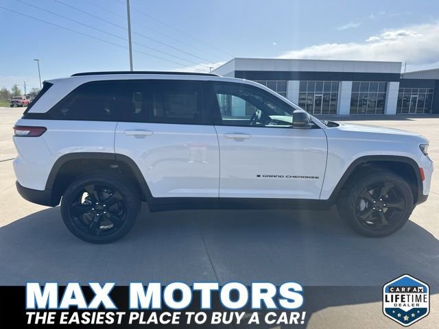 Used 2024 Jeep Grand Cherokee Limited w/ Luxury Tech Group II image 8