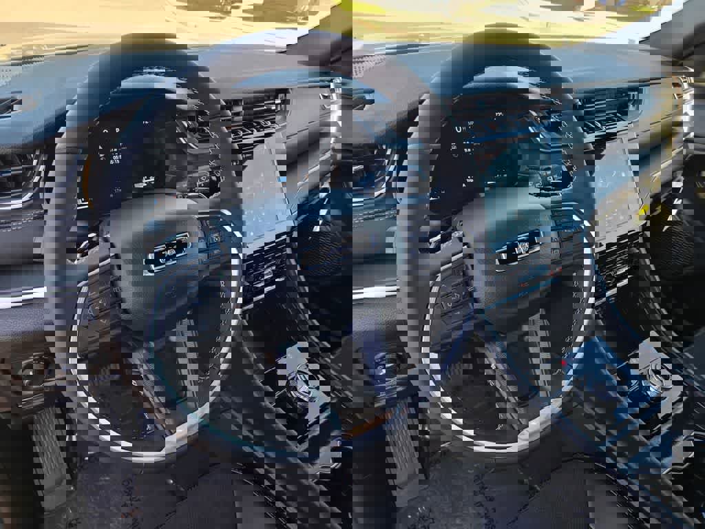 New 2025 Jeep Grand Cherokee Altitude image 11