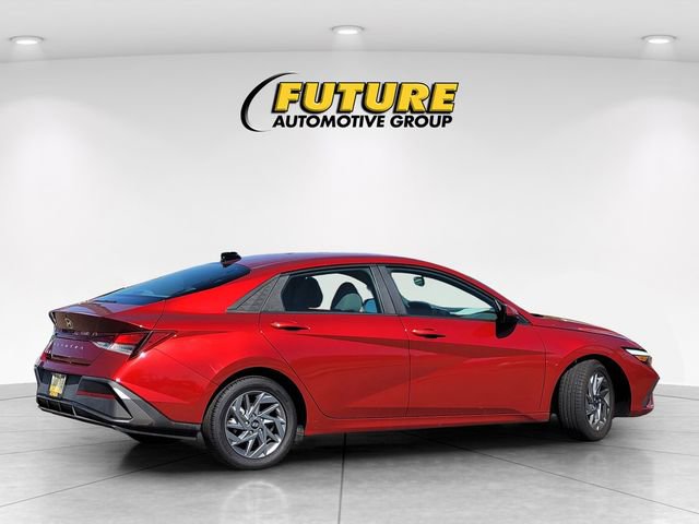 Used 2024 Hyundai Elantra SEL FWD image 4