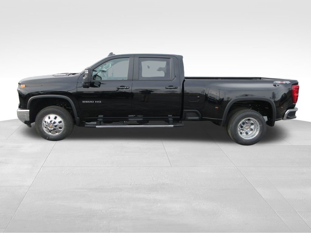 New 2026 Chevrolet Silverado 3500 LT w/ All Star Edition AWD/4WD image 3