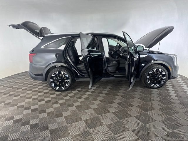 Certified 2025 Kia Sorento SX FWD image 15