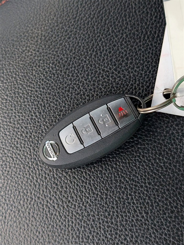 Used 2021 Nissan Titan PRO-4X w/ Pro-4x Convenience Package image 31