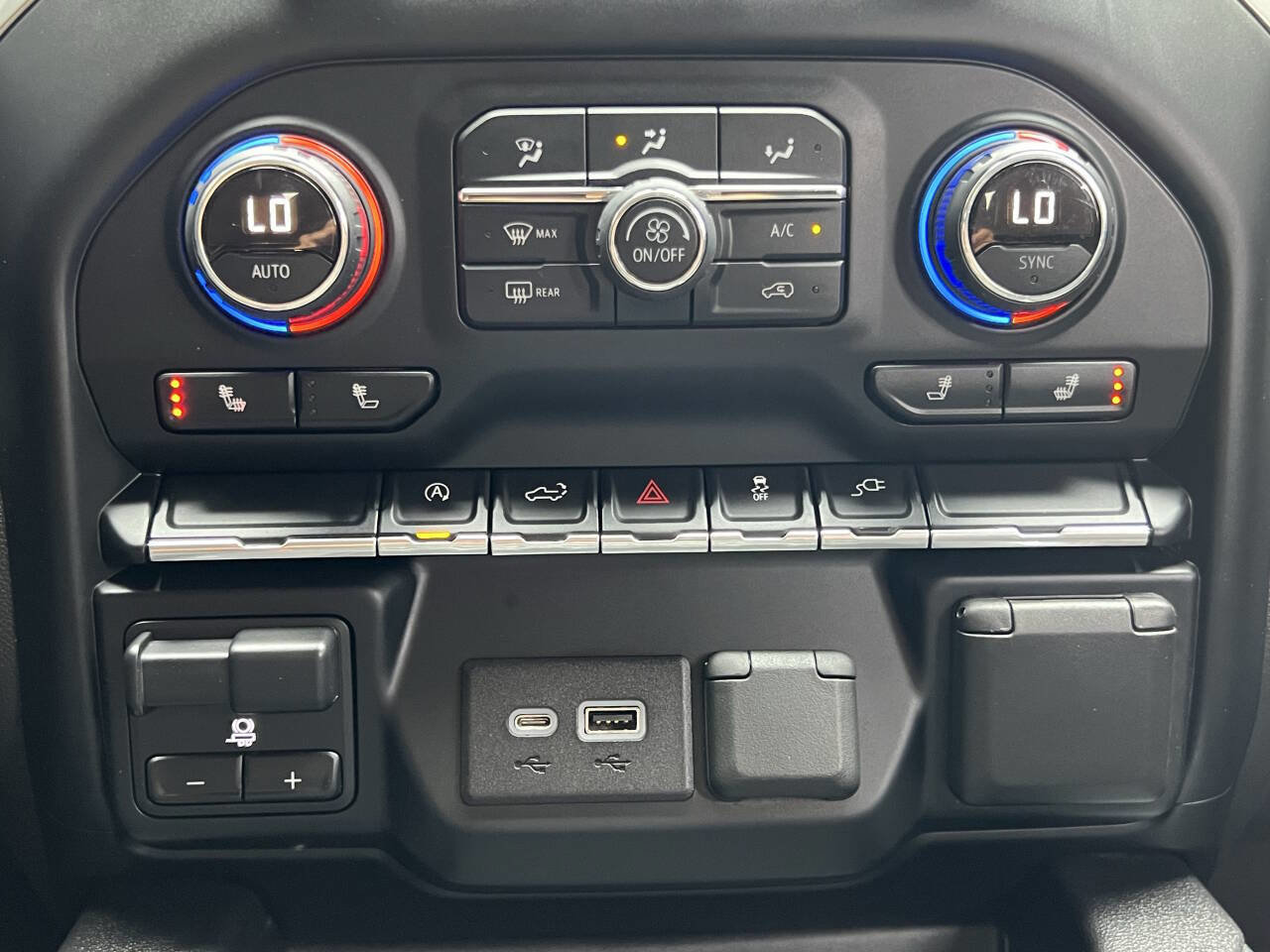 Used 2019 Chevrolet Silverado 1500 RST w/ All-Star Edition AWD/4WD image 30