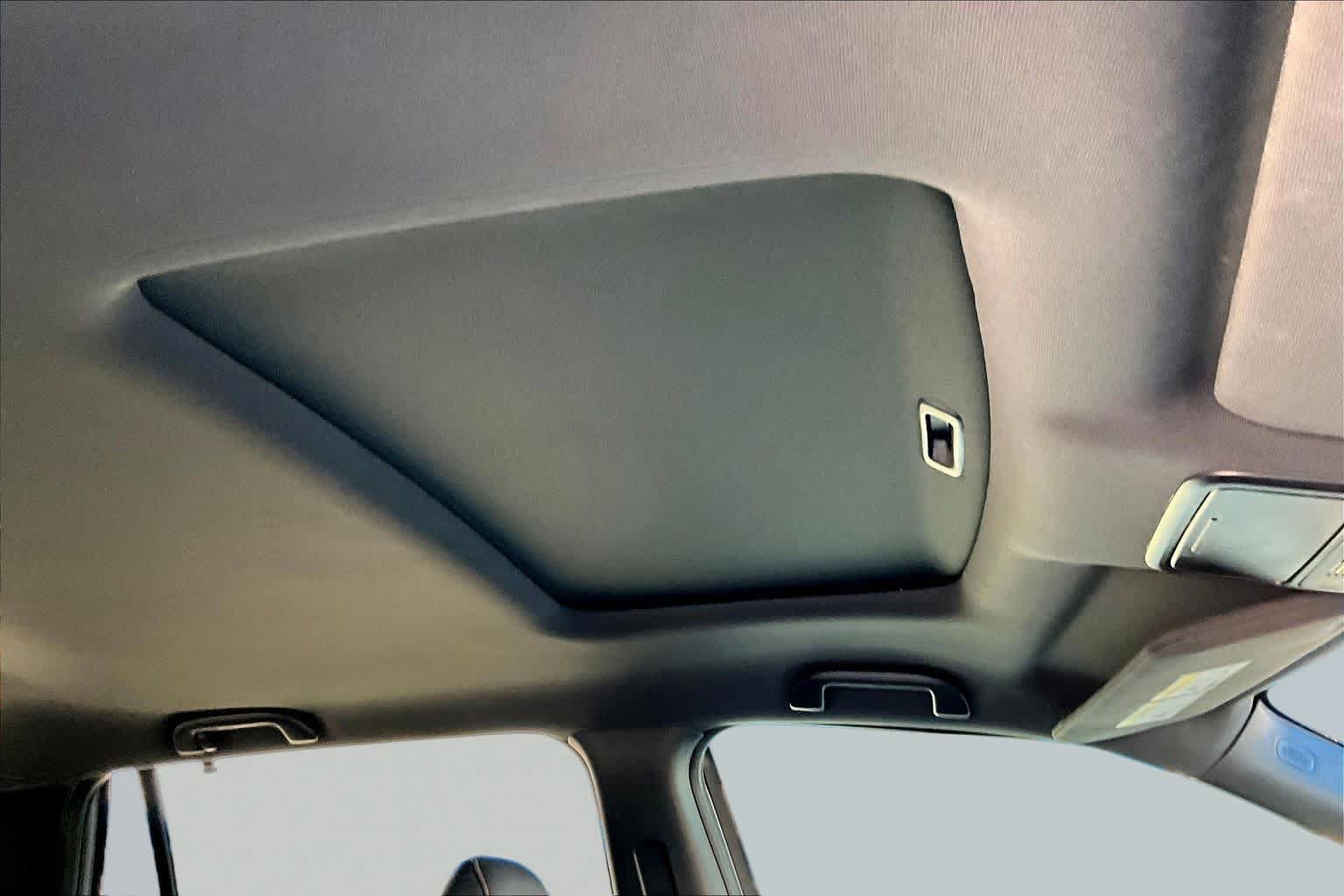 Used 2022 Honda Pilot TrailSport image 13