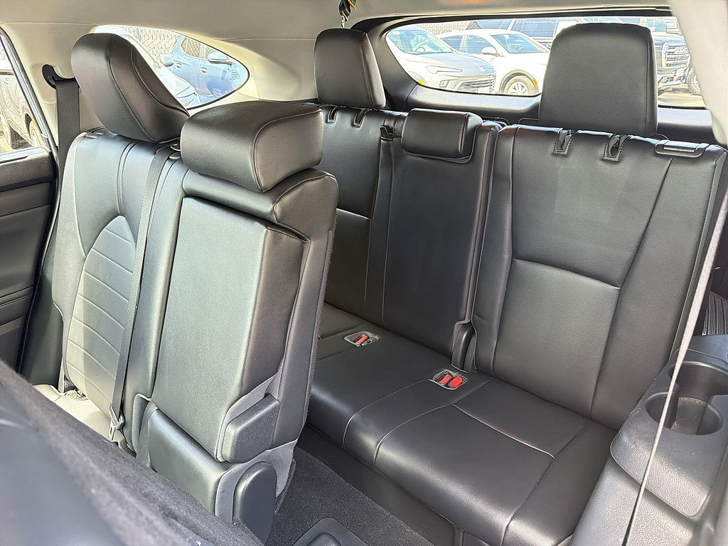 Used 2022 Toyota Highlander XLE FWD image 42