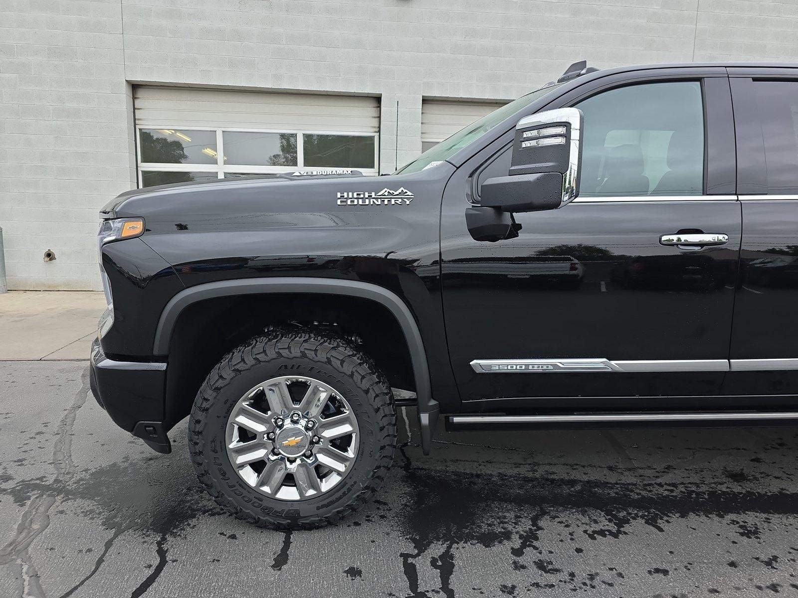 New 2026 Chevrolet Silverado 3500 High Country w/ Technology Package AWD/4WD image 17