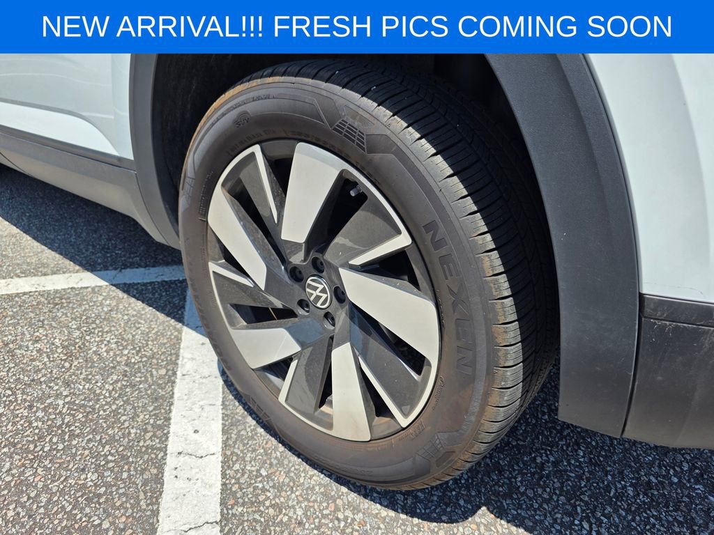 Used 2024 Volkswagen Atlas Cross Sport SE FWD image 7