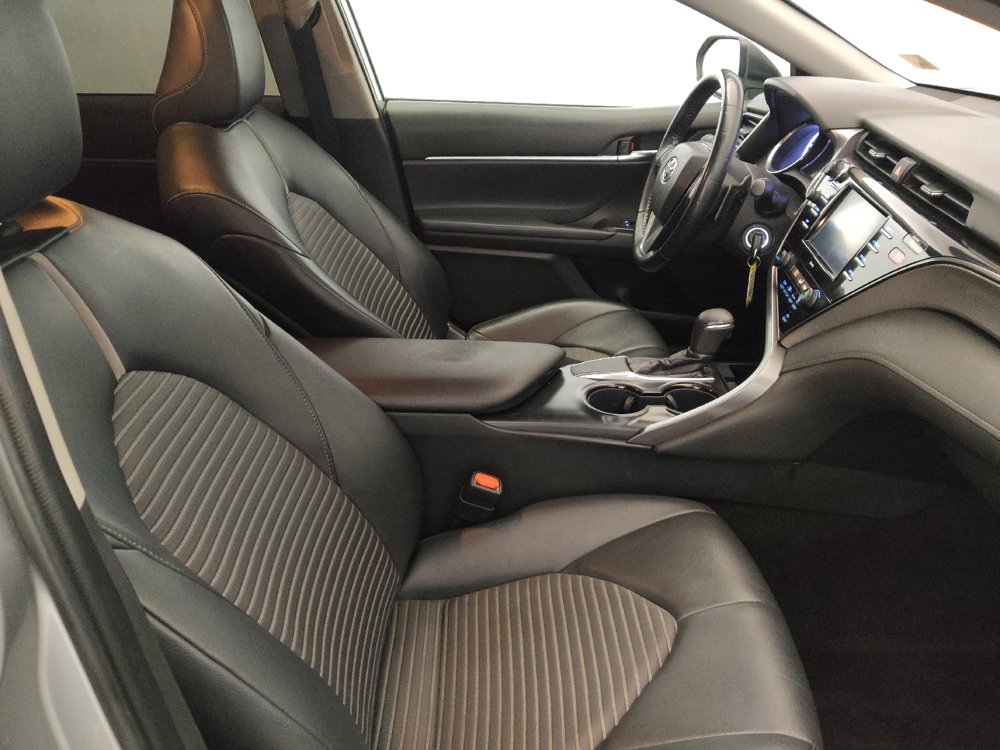 Used 2020 Toyota Camry SE image 21